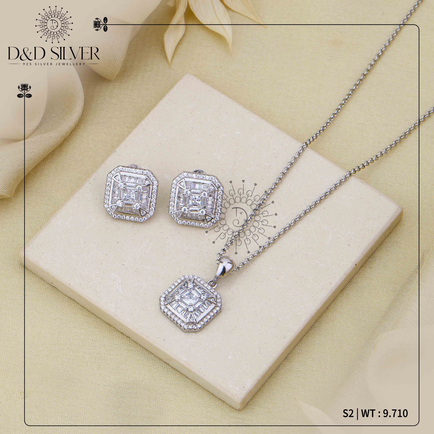Light Weight Necklace